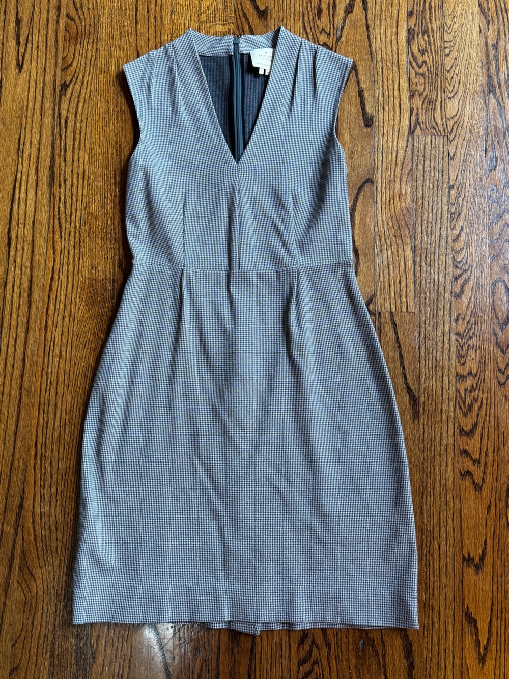 Kate Spade Gray-Black Houndstooth V-Neck Sheath Knit Zip Dress Size 8